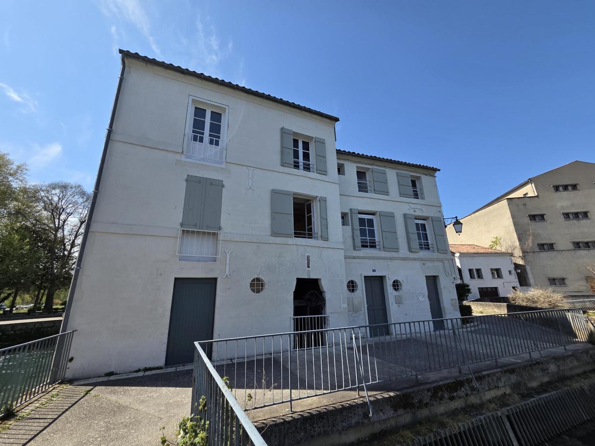 Quai 3 Loft Moderne Et Lumineux Les Pieds Dans L'Eau Jarnac Exterior foto