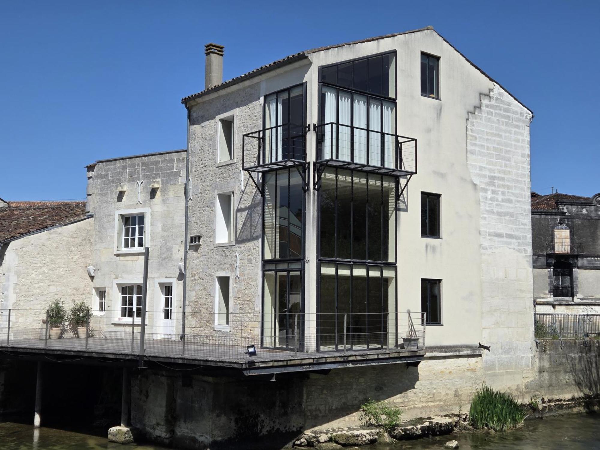 Quai 3 Loft Moderne Et Lumineux Les Pieds Dans L'Eau Jarnac Exterior foto